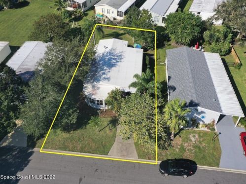 1043 Thrush Cir, Sebastian, FL 32976-7522