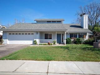 144 Julie Ln, Templeton, CA 93465-5418