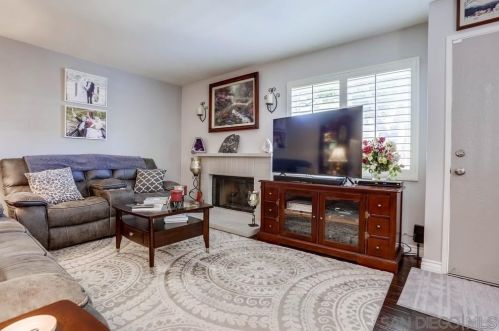 13673 Comuna Dr, Poway CA  92064-4638 exterior