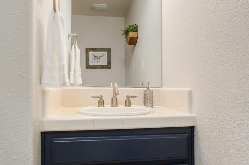 4264 Borderlands Dr, Rancho Cordova CA 95742-7754 exterior