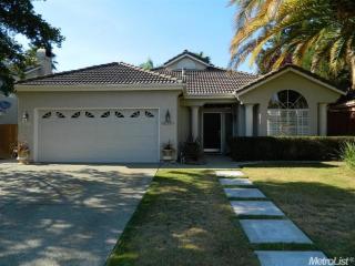 5404 Quane Rd, Rocklin, CA 95765-5136