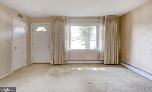 848 Woodlawn Dr, Lansdale PA  19446-4516 exterior