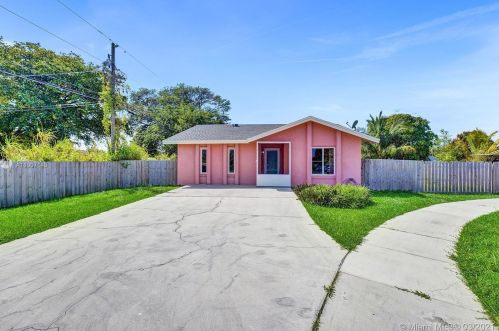 16972 100th Pl, Miami, FL 33157-4375