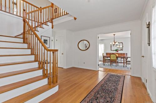 15 Suzanne Ln, Chappaqua, NY 10514-1503