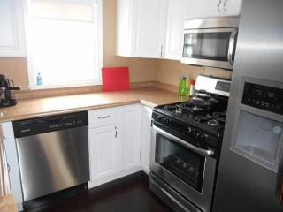 922 18 1/2 Ave, Minneapolis MN  55418-4502 exterior