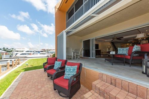 800 River Point Dr, Naples FL  34102-3406 exterior