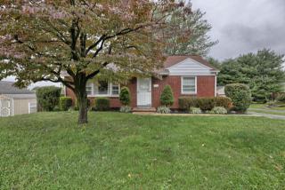 110 Crestmont Ave, Lancaster PA  17602-2622 exterior