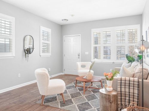 2703 Roslyn St, Denver CO 80237-2112 exterior