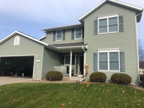 1003 Deerfield St, Holmen, WI 54636-9446