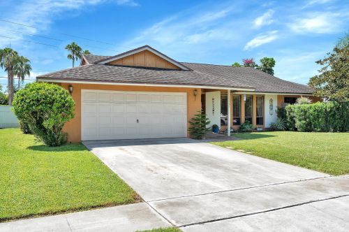 13581 Exotica Ln, West Palm Beach, FL 33414-8111