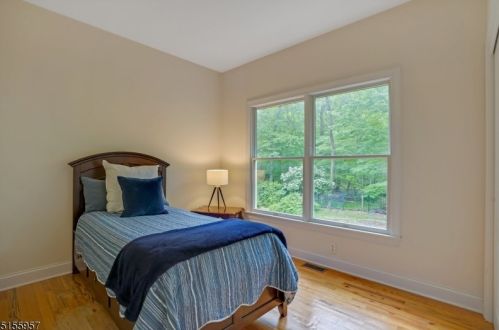 8 Forest View Dr, Martinsville NJ  08836-2039 exterior