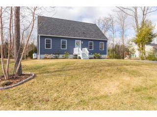 17 Collins Cir, Rochester NH  03867-2468 exterior