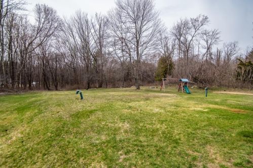 13 Harvey Rd, Londonderry NH  03053-7412 exterior