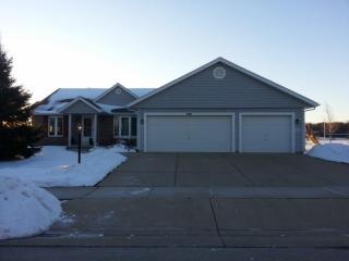 3204 Fox Ridge Dr, Waukesha, WI 53189-6867