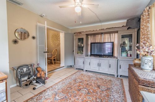 3229 Seven Springs Blvd, New Port Richey FL  34655-3351 exterior