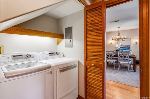 17 Malaga Pl, Manhattan Beach CA  90266-0072 exterior