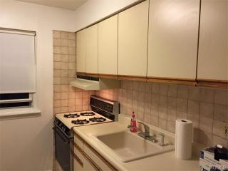 165 Meyer Oval, Chestnut Ridge NY  10965-2545 exterior