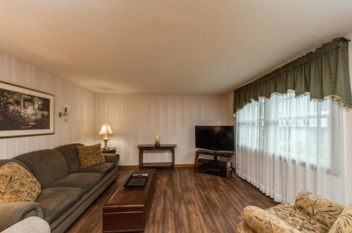 57 Bluestone Dr, Nashua NH 03060-6831 exterior