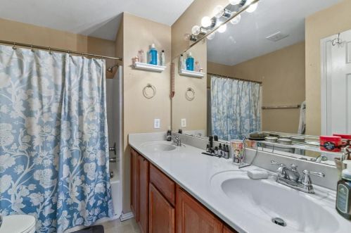 517 Pace Dr, Denton TX  76209-4737 exterior