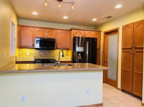 2403 152nd St, Gardena, CA 90249-4105