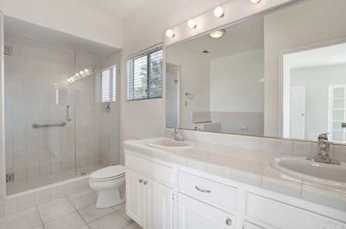 259 Loma Ave, Long Beach CA  90814-2744 exterior