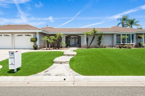 17801 Bishop Cir, Orange, CA 92861-4136
