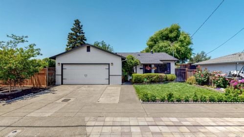 561 Link Ln, Santa Rosa, CA 95401-5309