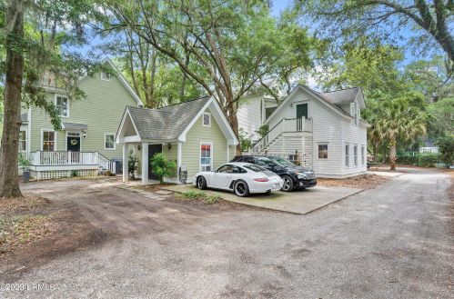 121 Bartram Dr, Beaufort SC  29902-5700 exterior