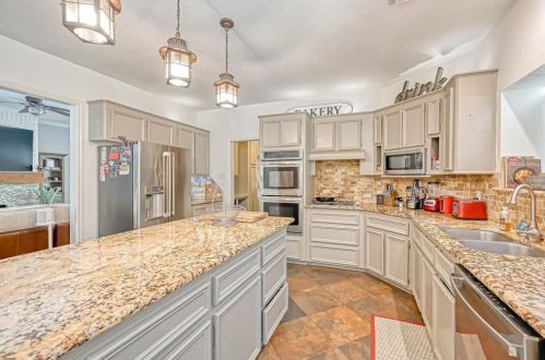 622 Fernglade Dr, Richmond TX 77406-1269 exterior