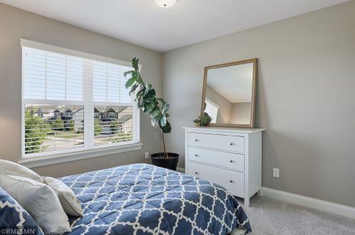 4032 Grand Chevalle Pkwy, Chaska MN 55318 exterior