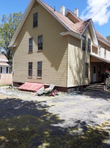 20 Spruce St, Concord NH  03301-3546 exterior
