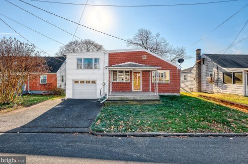4609 Marblehead St, Harrisburg, PA 17109-4428