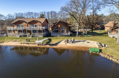 1040 Hiawatha Dr, Wisconsin Dells, WI 53965-8460