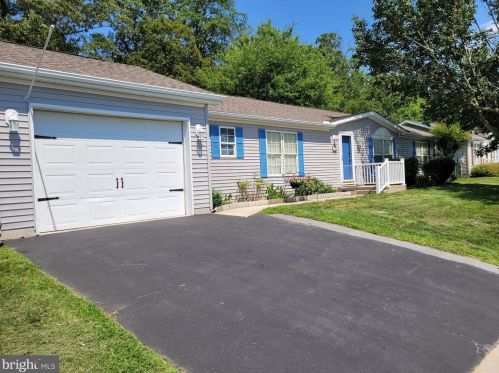 552 Weaver Dr, Dover, DE 19901-1384