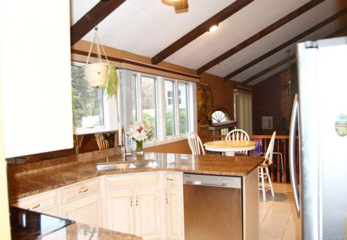 9 Rolling Hills Dr, Panamoka NY  11961-2305 exterior