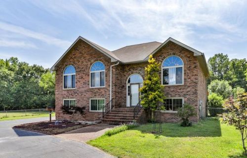 1419 Hardison Rd, Columbia, TN 38401-1353