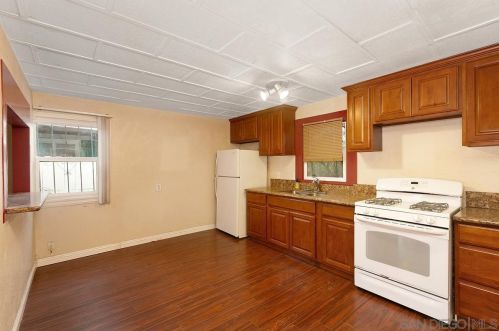 2588 Fairmount Ave, San Diego CA 92105-3421 exterior