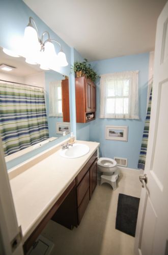 2823 103, Milwaukee WI 53214-2555 exterior