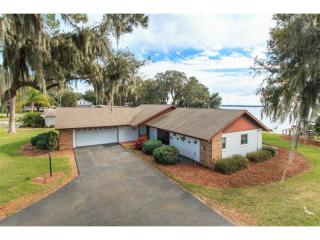 33817 Lakeshore Dr, Tavares, FL 32778-5079