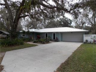 1615 Pine St, Nokomis, FL 34275-2454