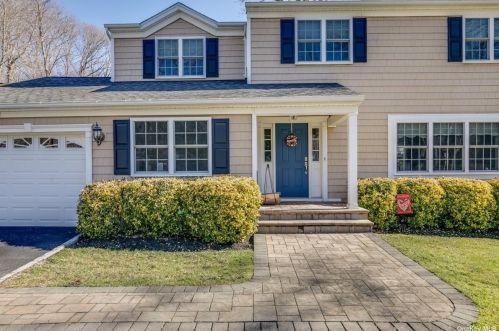 15 Arista Ct, Huntington Station, NY 11746-4908