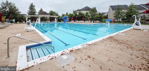 8701 Lords View Loop, Gainesville VA  20155-5806 exterior