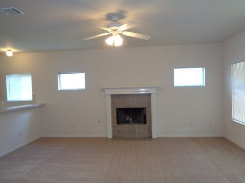 205 Maple Ln, Conroe, TX 77304-2589