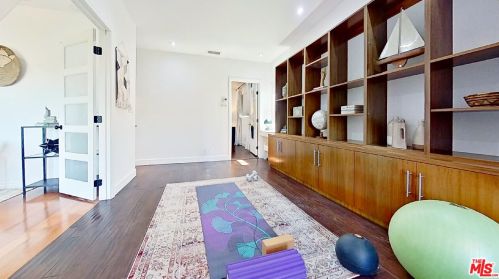 11264 Sunshine Ter, North Hollywood CA  91604-3124 exterior