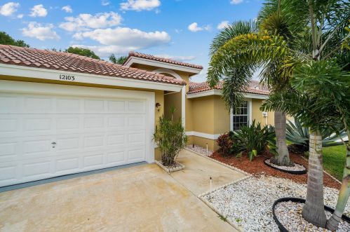 12103 Sunset Point Dr, West Palm Beach, FL 33414-5400