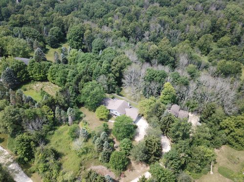 13343 Windsor Ct, Thiensville, WI 53097-2018