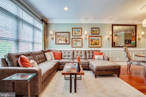 12196 Chancery Station Cir, Herndon, VA 20190-5802