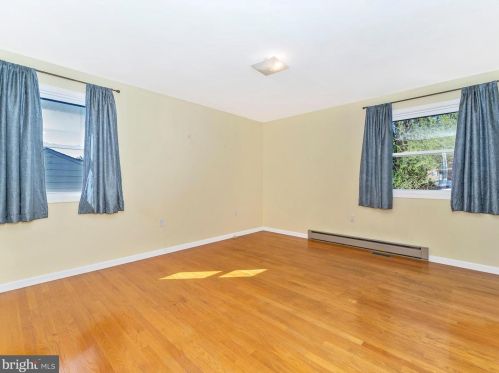 524 Brooke St, Charles Town WV  25414-1106 exterior