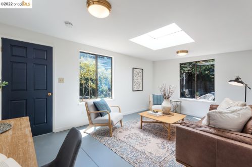 2718 Russell St, Berkeley CA 94705-2333 exterior