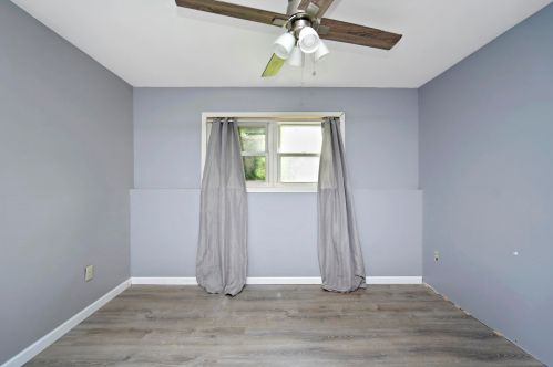 8461 Vlg Dr, Florence KY  41042-8845 exterior